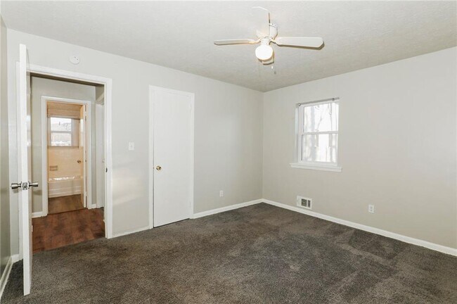 Building Photo - 2829 Belvedere Ln