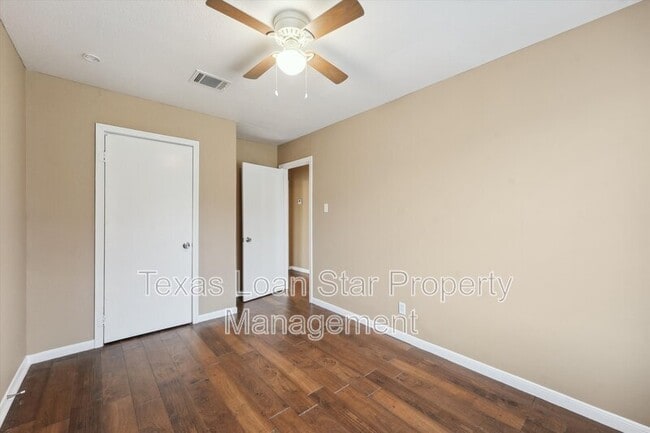 Building Photo - 1107 Defender St