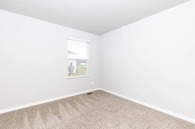 Building Photo - 1065 Waukee Ave