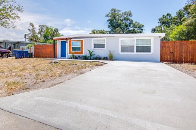 Building Photo - 9215 Starkey Rd