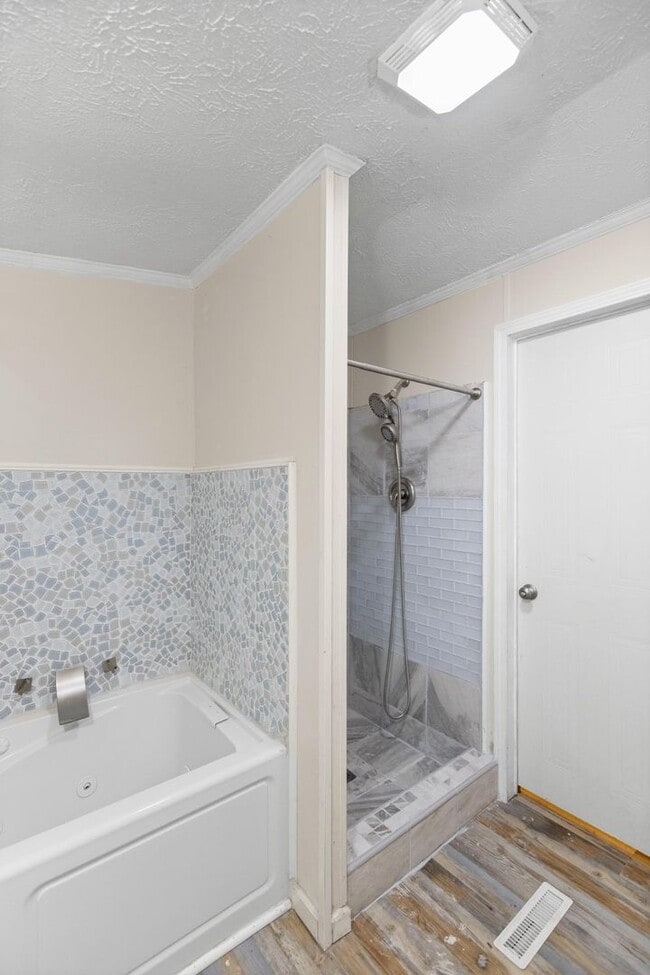 Building Photo - Peaceful Coastal Living Close to the Beach!