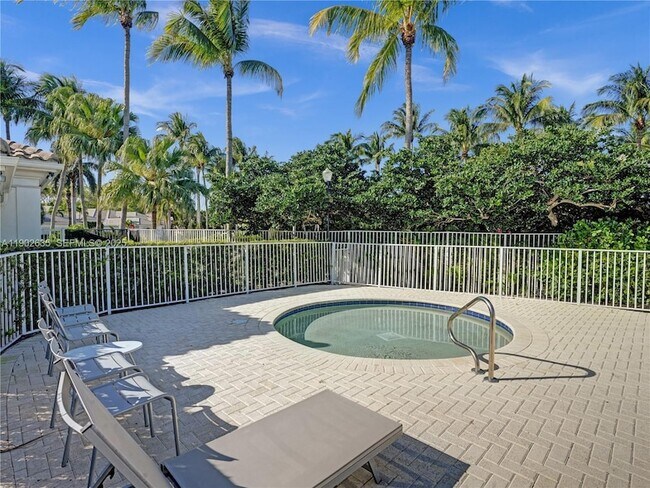 Building Photo - 16291 Bristol Pointe Dr