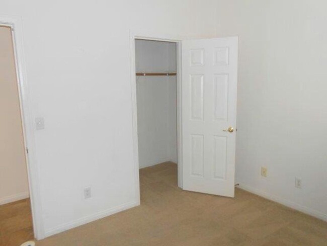 Building Photo - Beautiful 4 Bedroom Home in Summerlin
