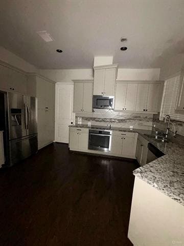 Building Photo - 836 Rohan Dr