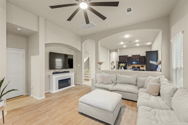 Building Photo - 2135 Harmon Crest Ct