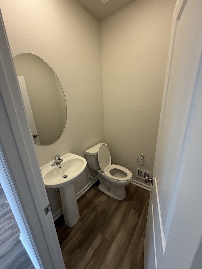 Building Photo - 125 Kinkade Ct