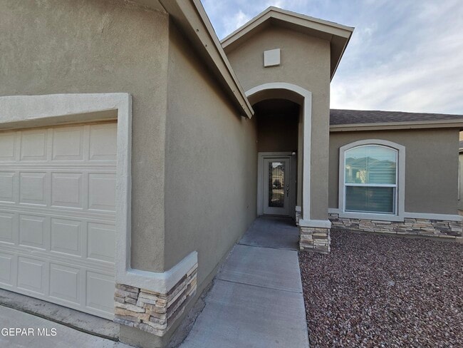 Building Photo - 13813 Sky Harbor Ave