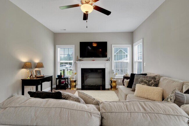 Building Photo - 307 Pettigrew Ln