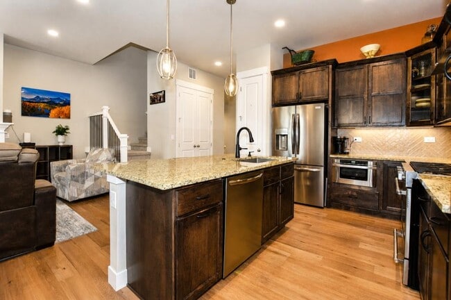 Building Photo - 6245 Vernazza Way