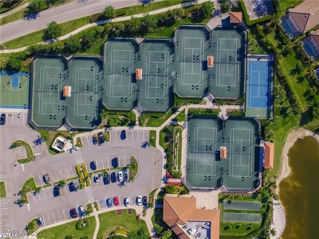 Building Photo - 9735 Acqua Ct