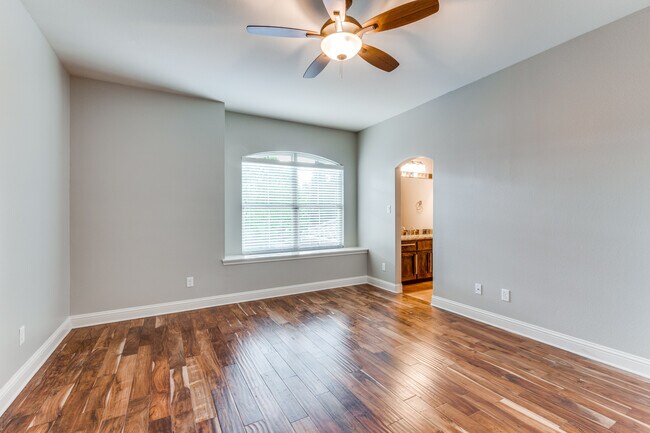 Building Photo - 3141 Greene Ave