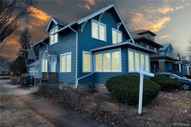 Building Photo - 58 Montrose Ave