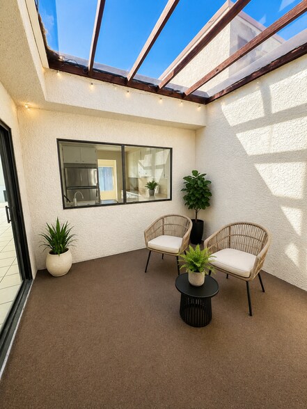 Building Photo - 48973 Canyon Crest Ln