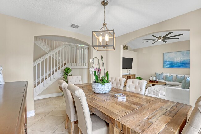 Building Photo - 6074 Las Colinas Cir