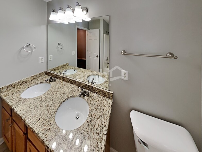 Building Photo - 102 Chambliss Ct