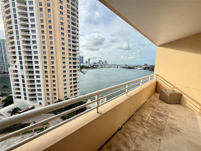 Building Photo - 808 Brickell Key Dr