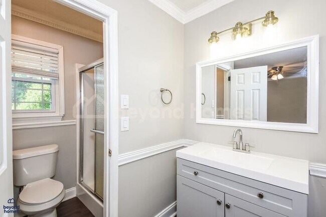 Building Photo - Beautiful 3-Bed + Bonus Room Home - Minutes from Downtown Chattanooga!