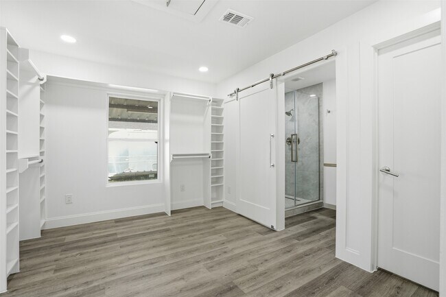 Building Photo - 4929 Creekmont Dr