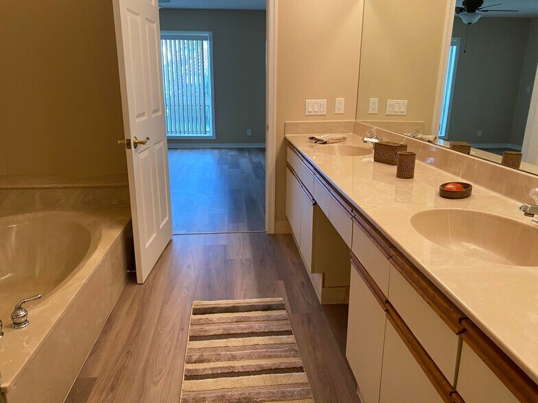 Building Photo - 7908 Seville Pl