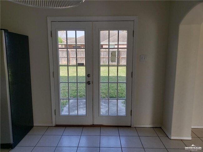 Building Photo - 4416 Thunderbird Ave