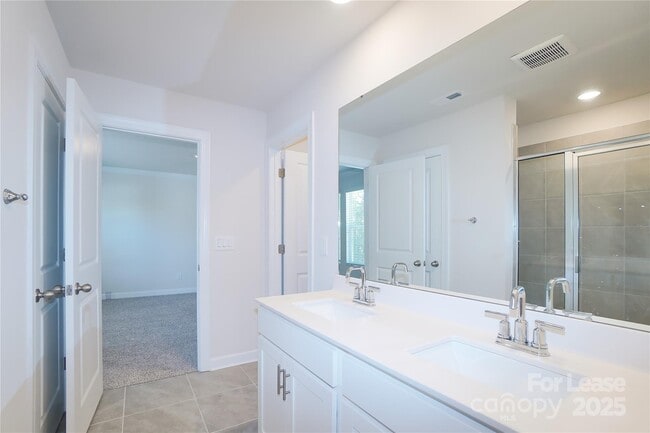 Building Photo - 221 Arden Dr