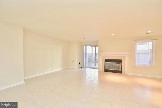 Building Photo - 7209 Burton Hill Ct