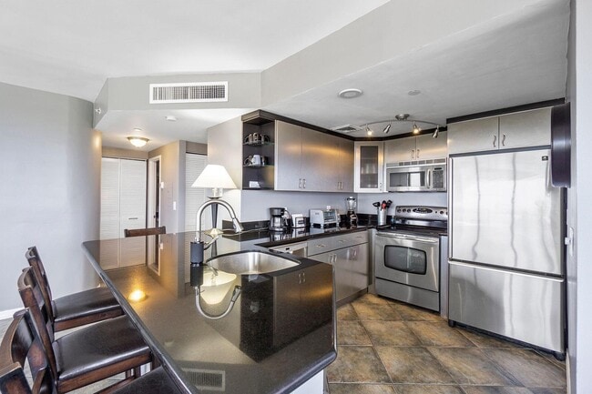 Building Photo - 1720 Harrison St