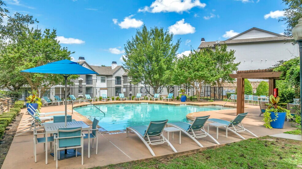 Building Photo - Longfellow Arms