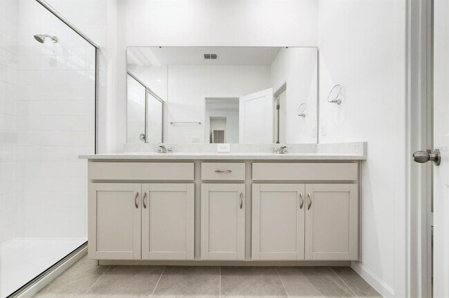 Building Photo - 2414 Celebration Blvd