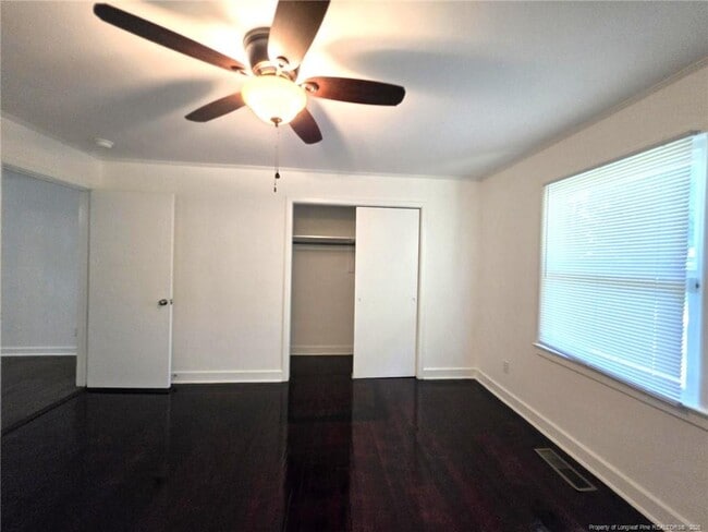 Building Photo - 216 Country Club Dr