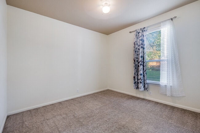 Building Photo - 503 Wildgrove Ln