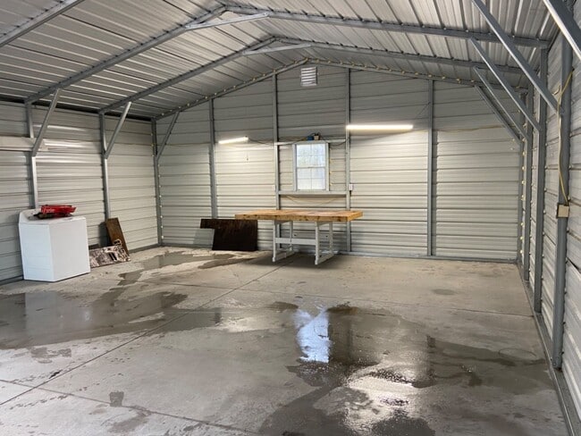 Building Photo - Newer 3 bedroom, 2 bath manufactured home ...