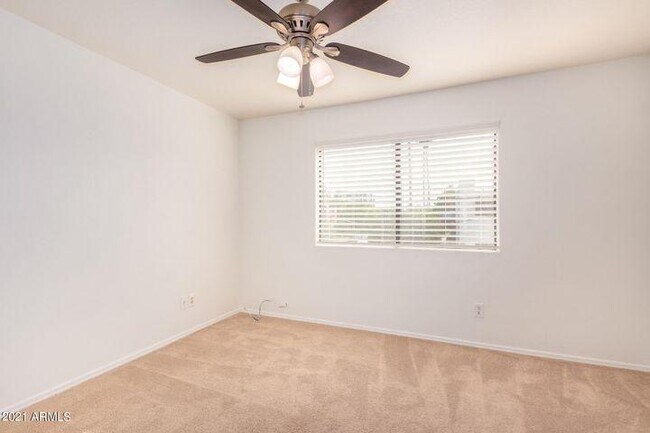 Building Photo - 1042 S Mariana St