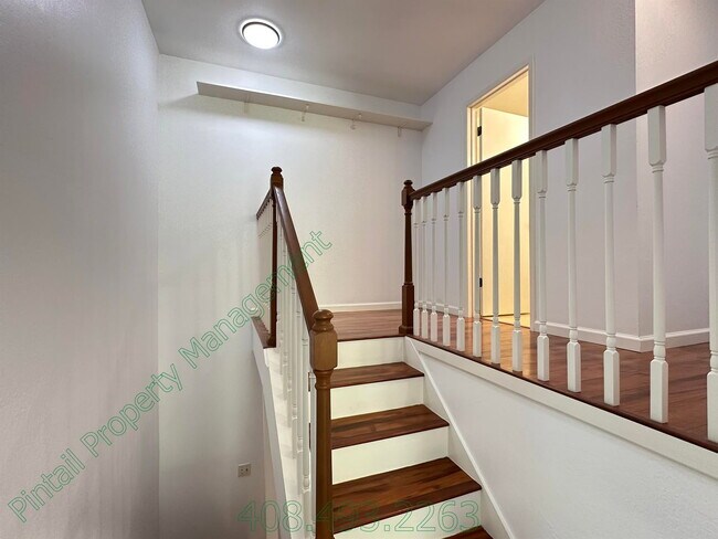Building Photo - 802 Kingfisher Terrace