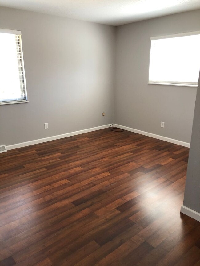 Building Photo - 3 Bedroom 2.5 Bath Home in the country!