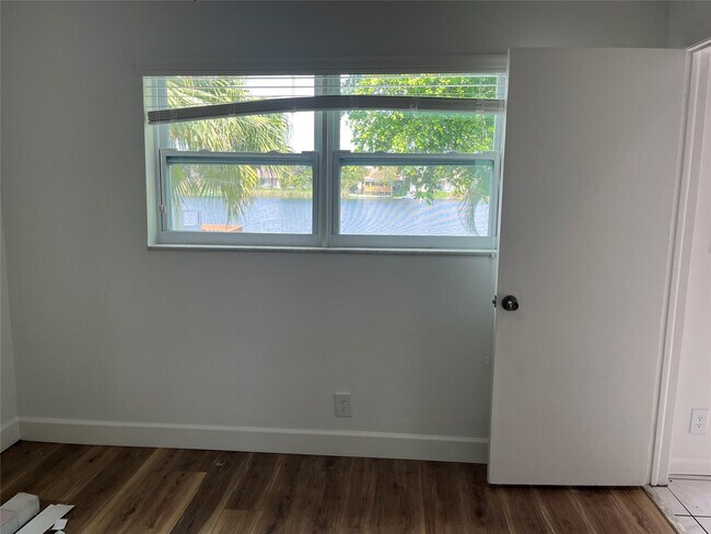 Building Photo - 5517 SW 24th Ave