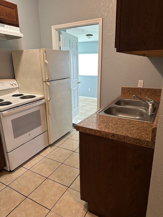 Building Photo - 2 Bed/2 Bath in Haines City - ready for immediate move in!