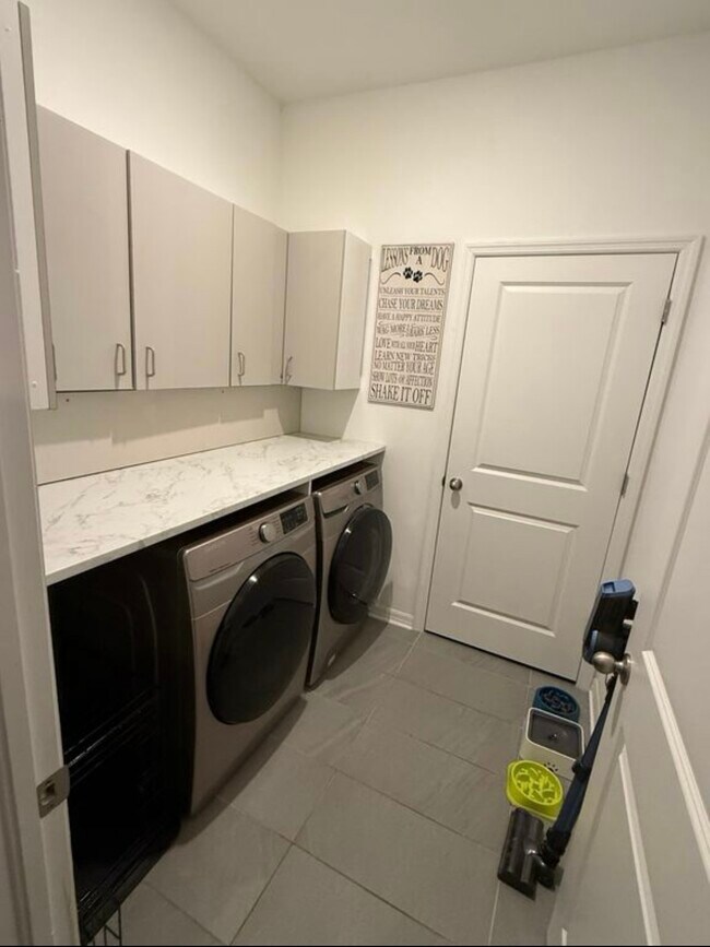 Building Photo - 4755 Reisswood Lp