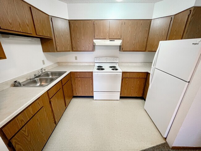 Building Photo - Monticello Apartments