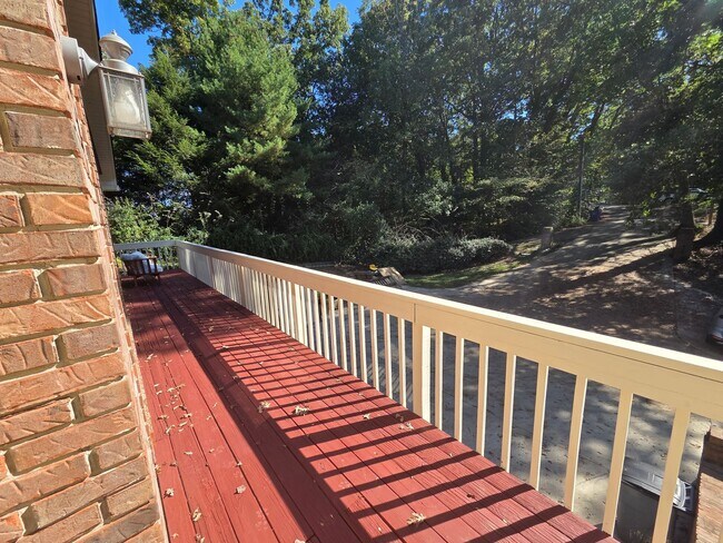 Building Photo - Charming 3-Bedroom Home Near the Interstate