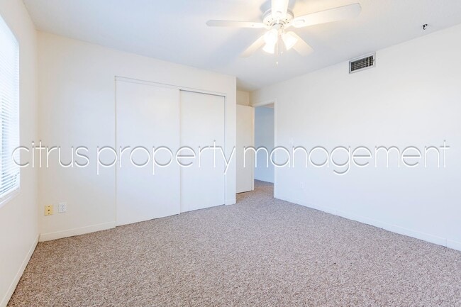 Building Photo - McLean Fairway 3022D