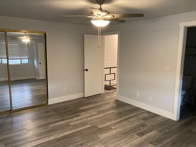 Building Photo - 1501 E Shenandoah Ct