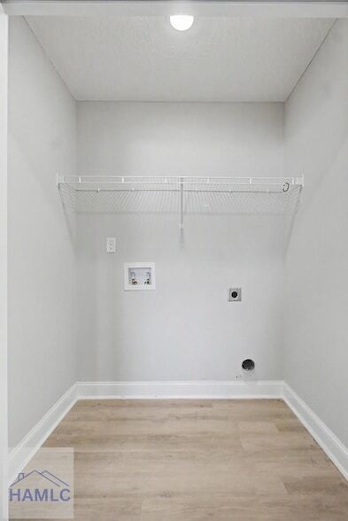 Building Photo - 547 Fairview Cir