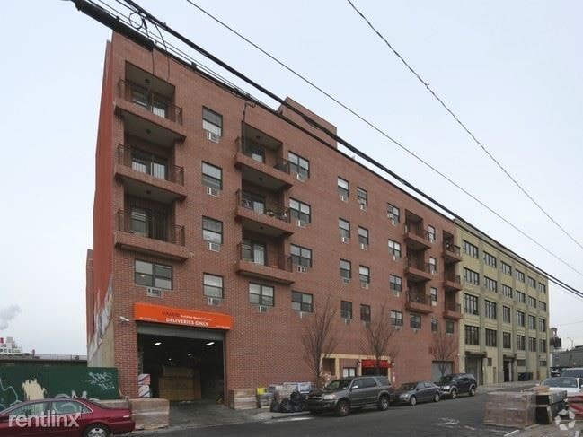 Building Photo - 3714 32nd St