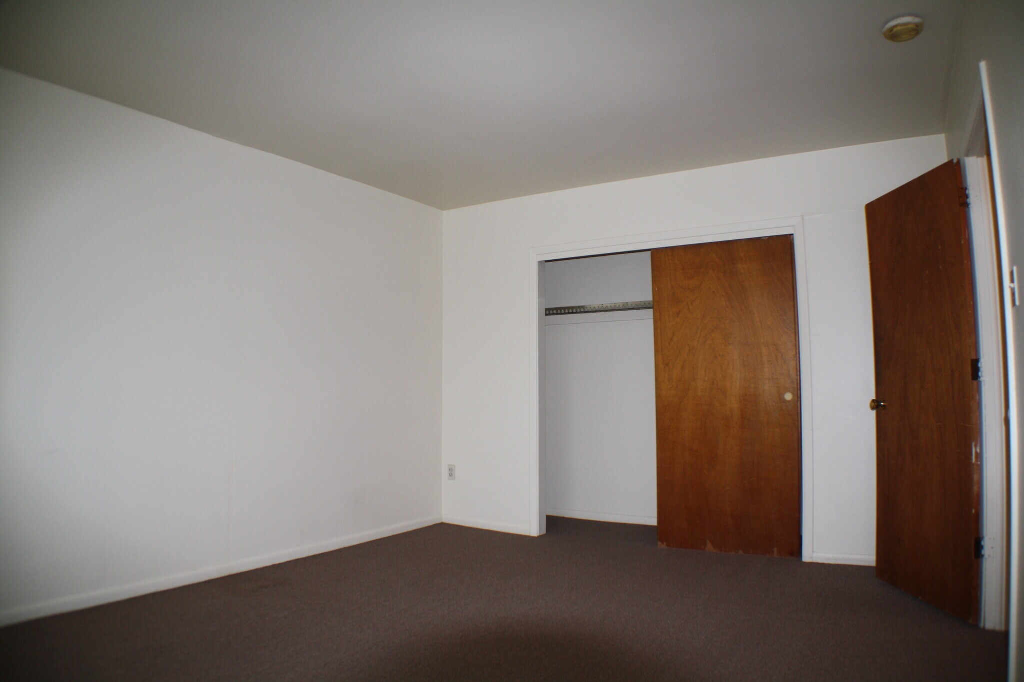 Building Photo - 104 S Franklin St
