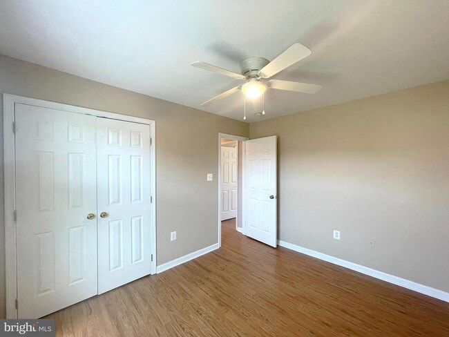 Building Photo - 813 Yardley Dr