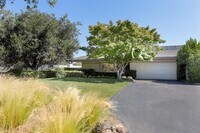 Building Photo - 47 Bay Tree Ln