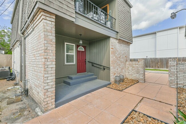 Building Photo - 5922 Fairdale Ln