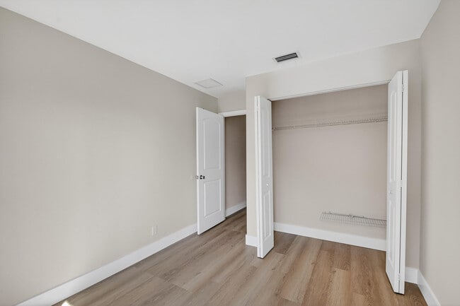 Building Photo - 5352 Bosque Ln