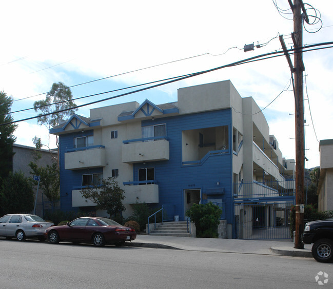 Primary Photo - 10079 Tujunga Canyon Blvd